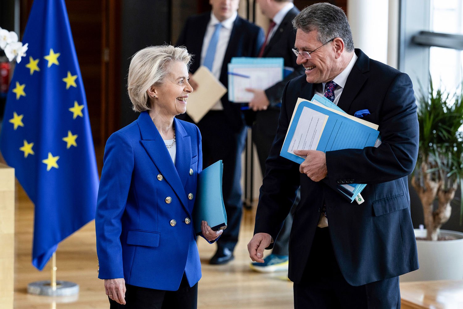 E.U. is delaying retaliatory tariffs on U.S. goods in hopes of reaching a deal by Aug. 1