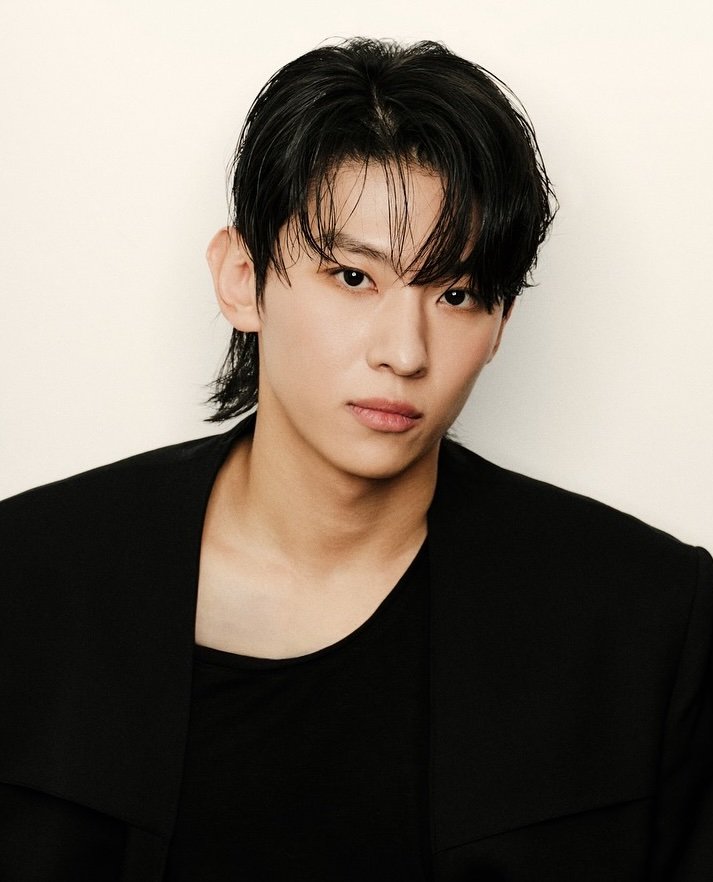 Kim Jin Young (Dex) Biography: Age, Military Service, Net Worth, Shows, YouTube, Girlfriend, Height