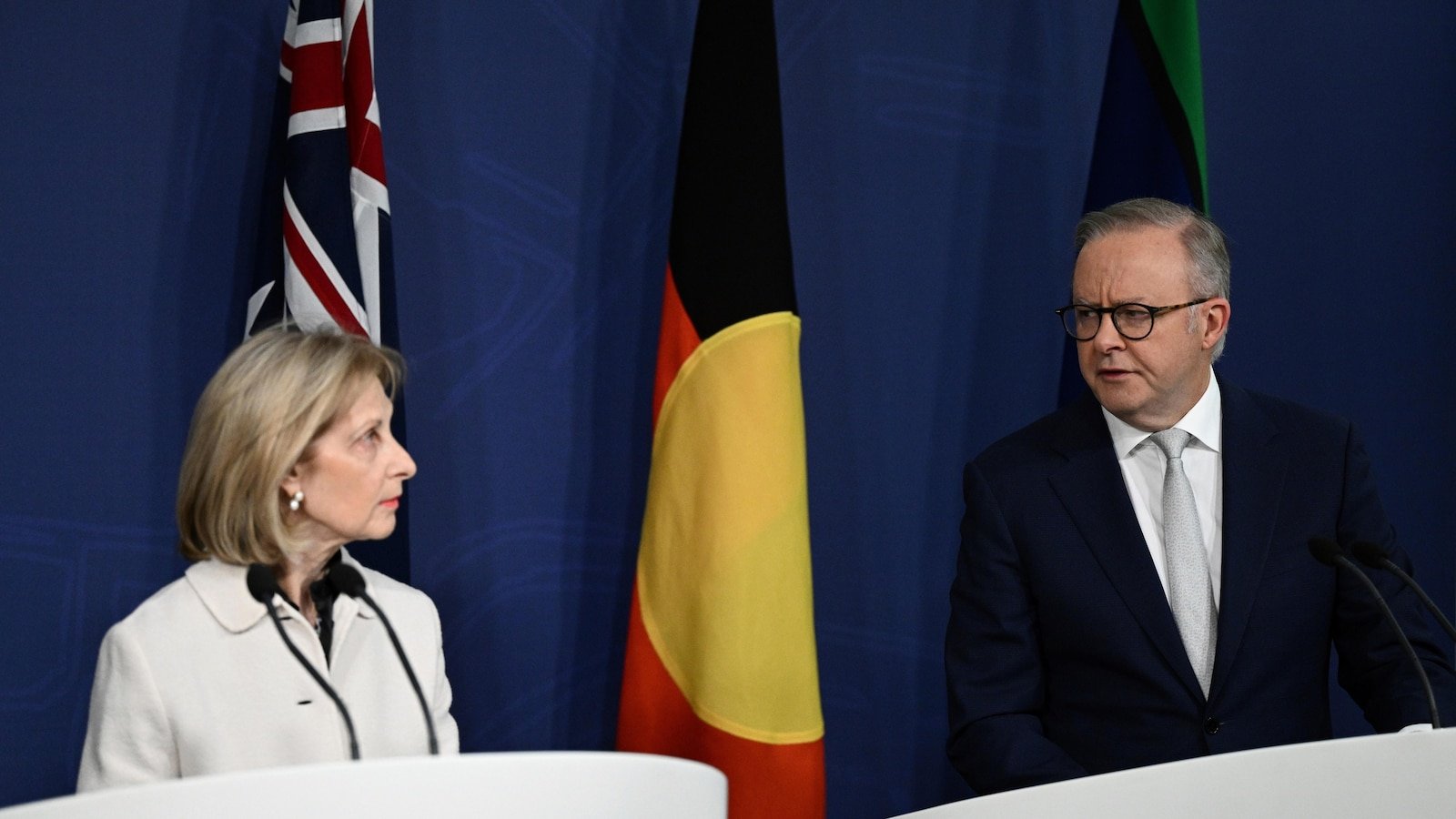 Report on curbing anitsemitism in Australia recommends threatening university funding