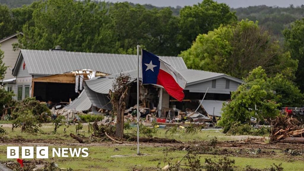 Texas officials face questions about emergency alerts during deadly floods